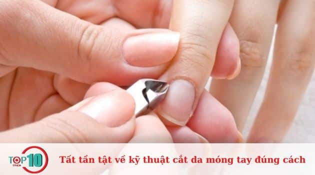 Cắt da bằng kềm phù hợp 