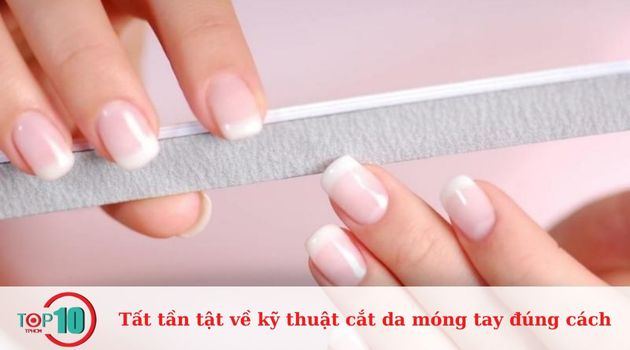 dũa móng tạo khối cho móng tay.