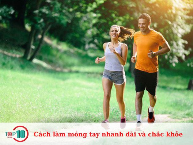 Cách làm móng tay nhanh dài và chắc khỏe