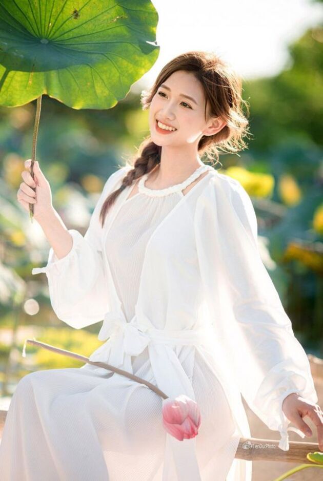 Hình ảnh gái đẹp nhất Việt Nam bộ đồ trắng