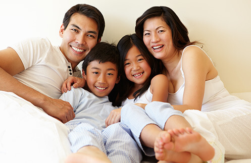 Hình ảnh gia đình Châu Á hạnh phúc