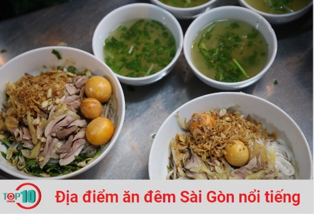 Quán Ăn Mở Xuyên Đêm ở Sài Gòn - Phở Hà 