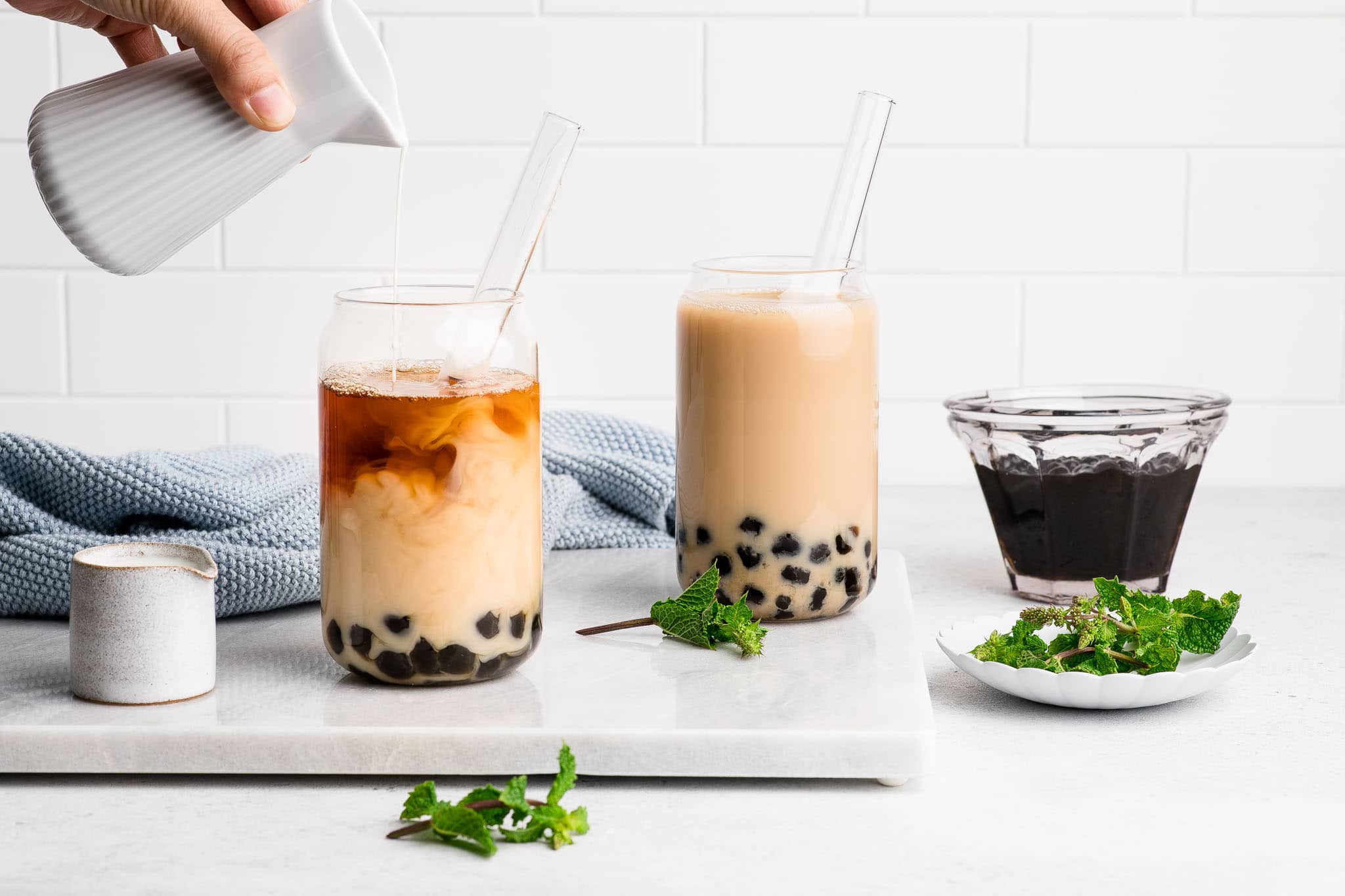 Hình ảnh pha trà sữa