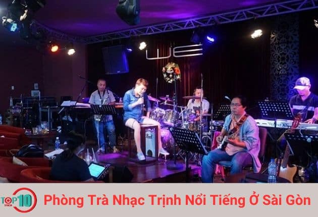 Phòng Trà Da Vàng