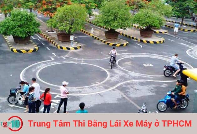 Trường dạy lái xe ô tô SaigonTourist