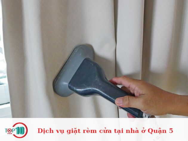 Dịch vụ giặt rèm cửa tại nhà ở Quận 5