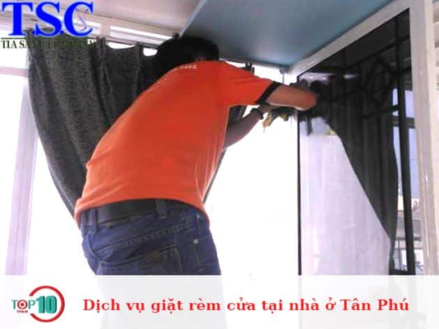 Dịch vụ giặt rèm cửa tại nhà ở Tân Phú