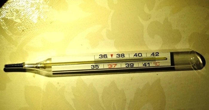Tổng hợp những hình ảnh nhiệt kế sốt 39 độ tự chụp.