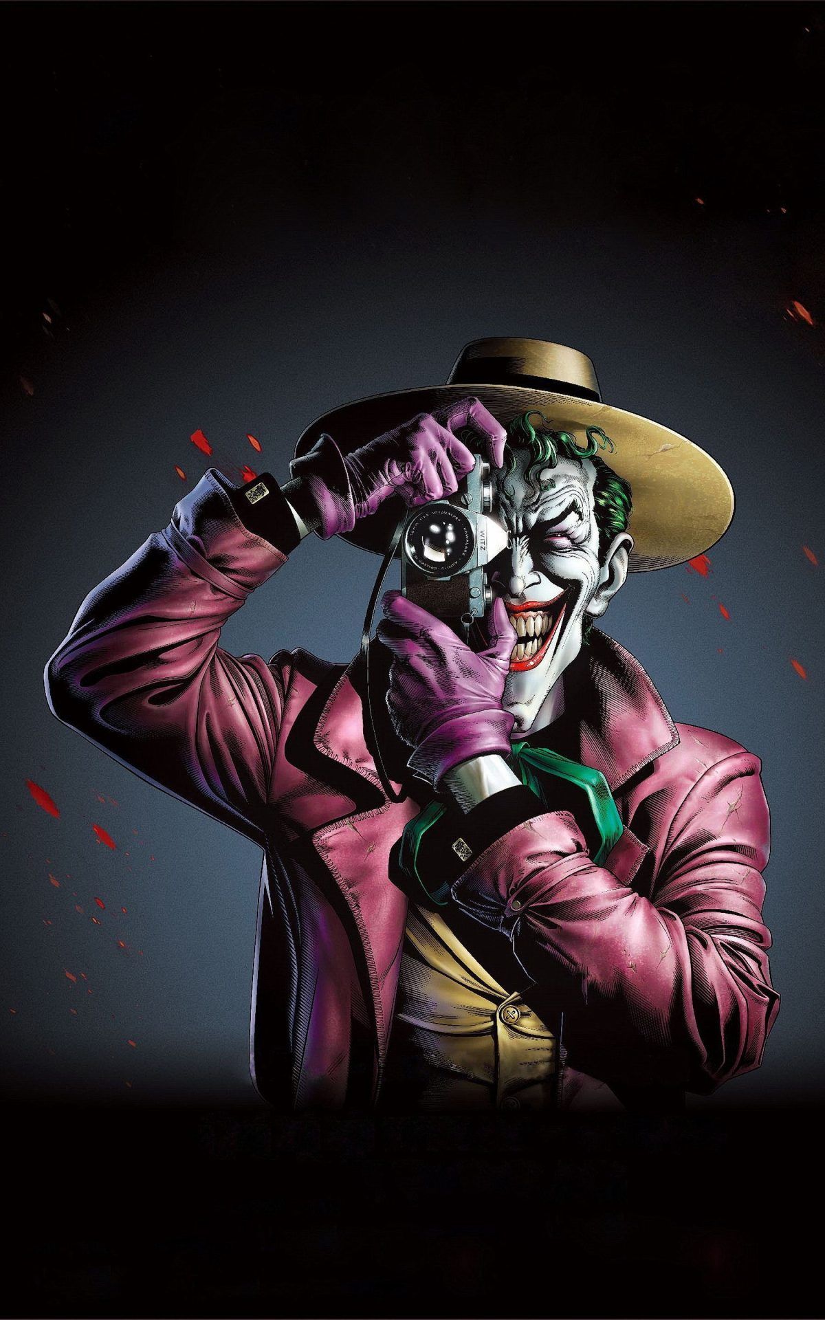 Tải ảnh Joker Wallpaper 4K đang cầm máy chụp hình.