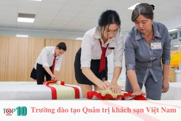 Top 8 trường có ngành Quản trị khách sạn tốt nhất Việt Nam