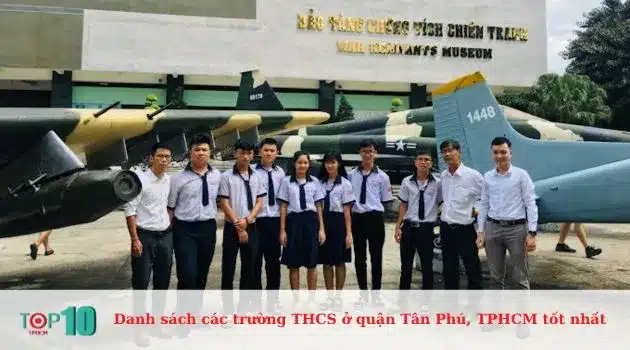 Trường THCS, THPT Nhân Văn