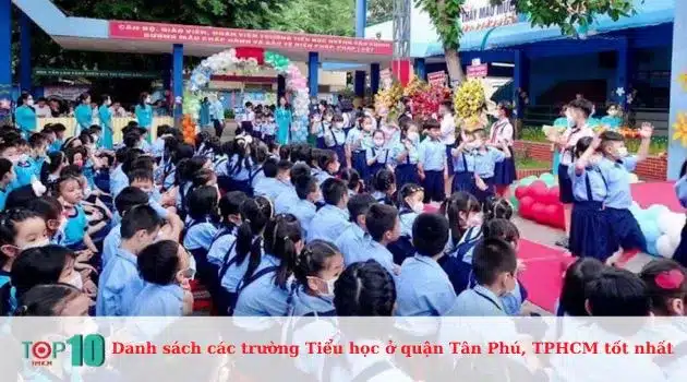 Trường Tiểu Học Huỳnh Văn Chính