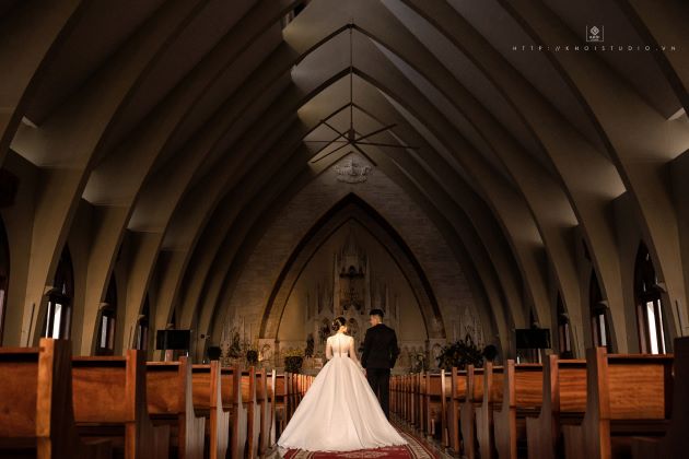 hình ảnh đám cưới trong nhà thờ