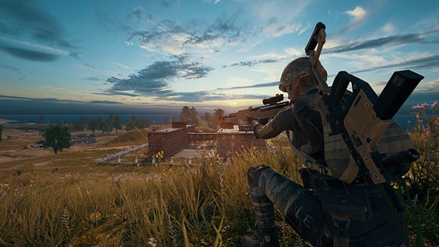 Hình nhân vật PUBG đang ngắm tìm mục tiêu.