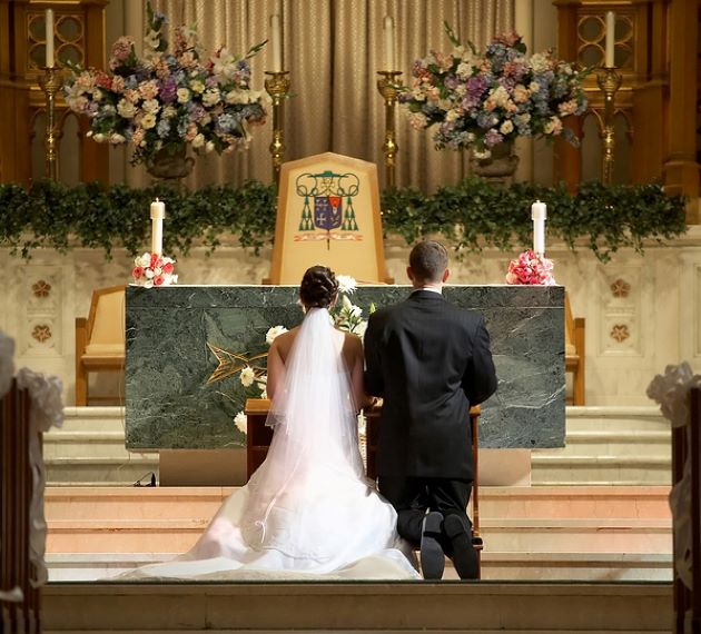 Hình ảnh đám cưới trong nhà thờ