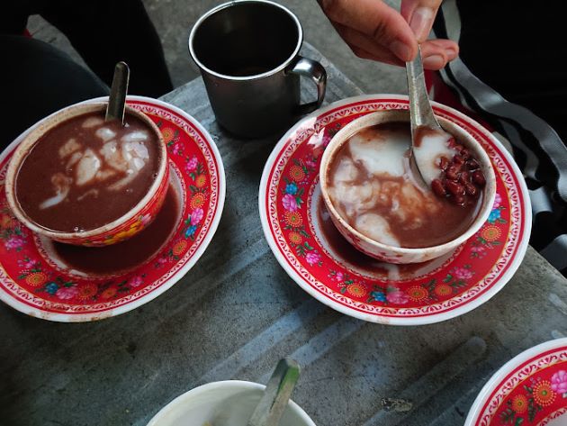 Chè vỉa hè cô Điệp