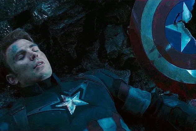 Hình ảnh Captain America ngất trong trận chiến Endgame.