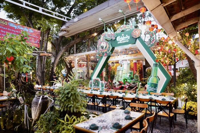 Không gian ẩm thực rộng rãi, thoải mái tại Quán Ăn Sân Vườn 360