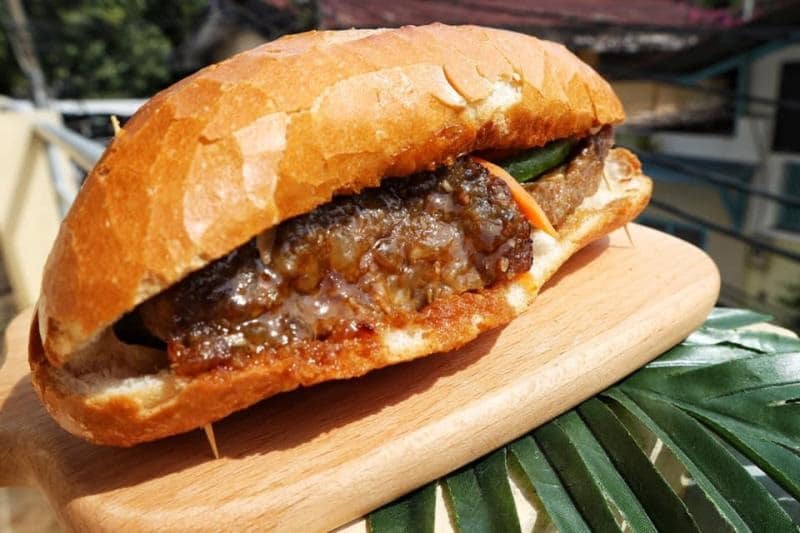 Bánh Mì Thịt Bò Nướng Mika