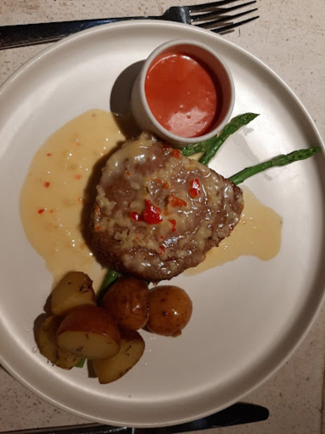 Quán bán beefsteak giá rẻ, chất lượng