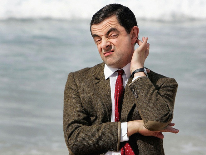 Hình ảnh Mr Bean gãi đầu.
