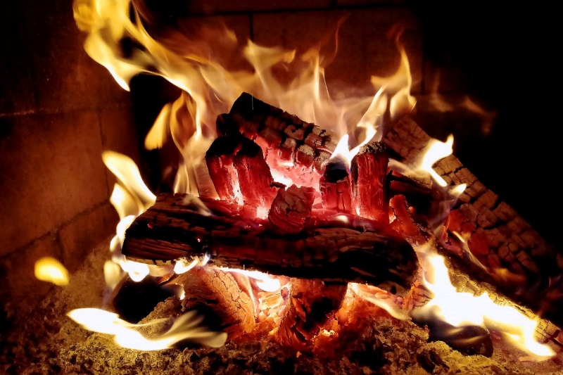 Hình ảnh than lửa cháy đẹp nhất. 