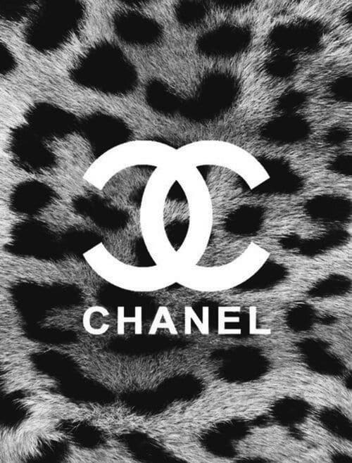 Ảnh nền Chanel da báo trắng đen.
