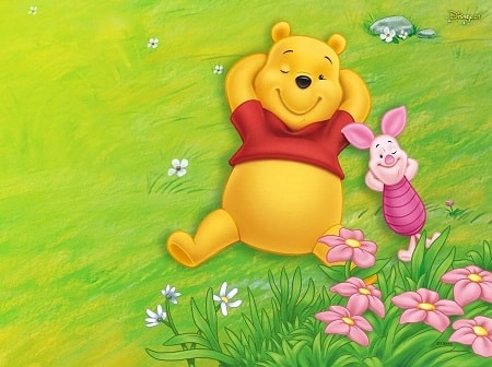 Ảnh hoạt hình gấu Pooh đang tắm nắng.