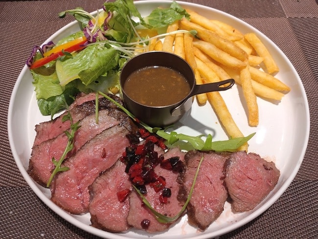 ăn beefsteak ở đâu ngon ghé ngay Le Monde Steak 