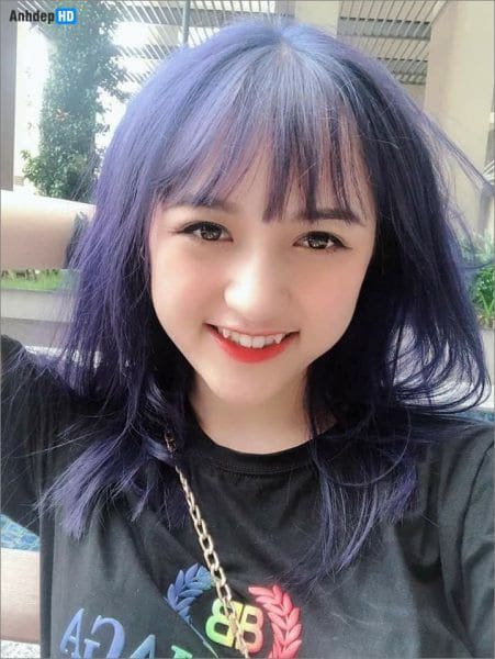 Hình ảnh hotgirl cười cá tính, cool ngầu.