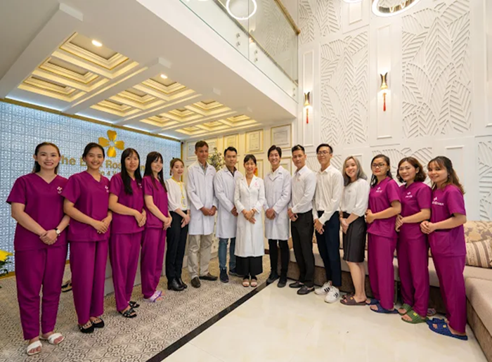 Đội ngũ bác sĩ Nha khoa Hoa Hồng Phương Đông