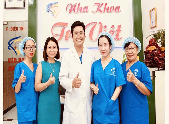 Đội ngũ nha khoa Trí Việt